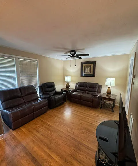 220 Lanai Vlg — Photo 3