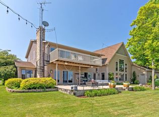 3060 Cottage Ln, Two Rivers, WI 54241