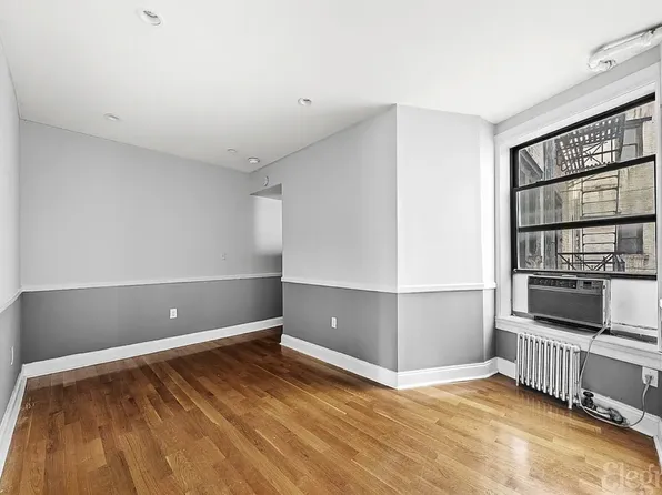 98 Thompson Street image 1 of 9