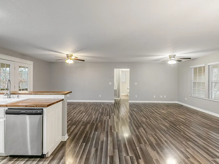 32 Kendal Dr — Photo 20