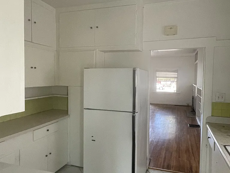1026 N 5th Ave — Photo 2