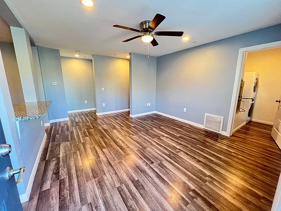 4th image of 4336-4338 53rd St #302