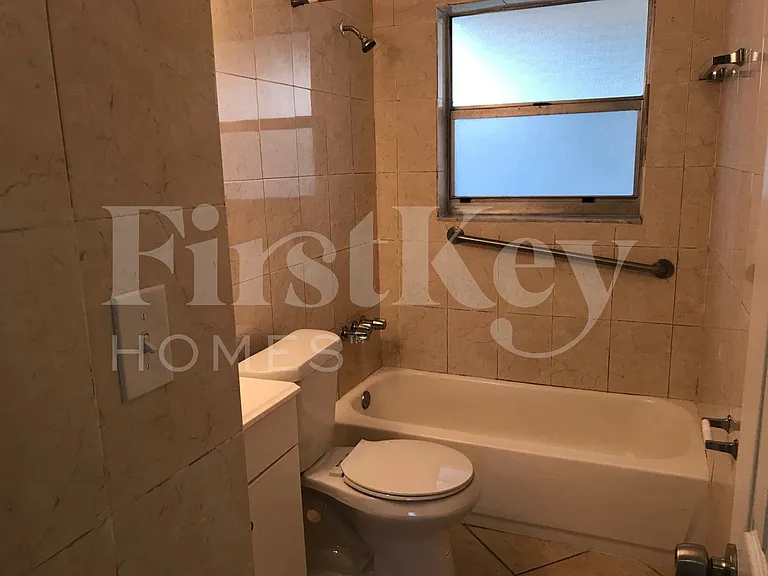 2751 NW 209th Ter — Photo 8