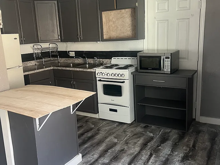 855 White Ave — Photo 13