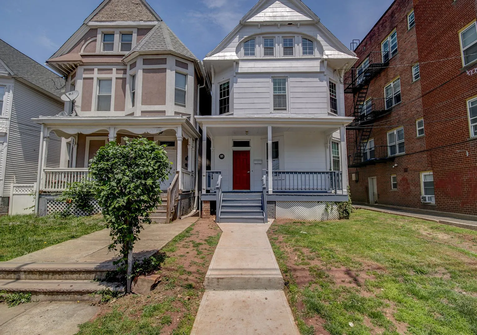 91 Easton Ave — Photo 1