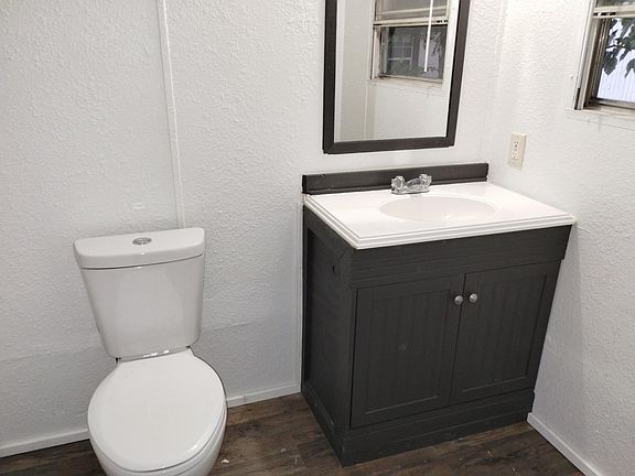 5th image of 209 S Avenue B #1