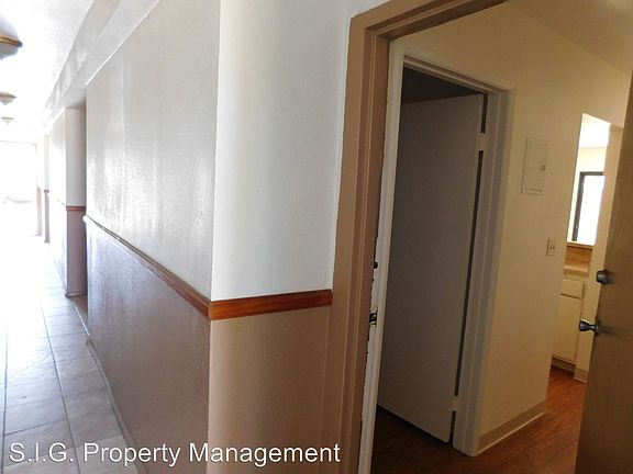 3rd image of 10422 Eldora Ave APT 1
