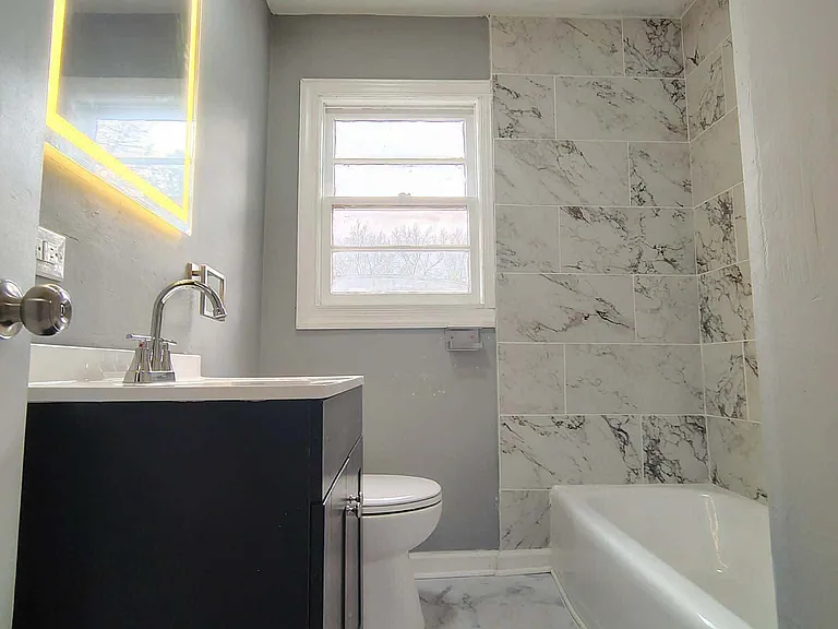 1306 Grace St — Photo 13