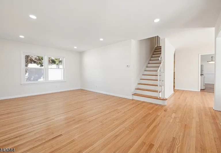 623 Livingston Rd — Photo 6