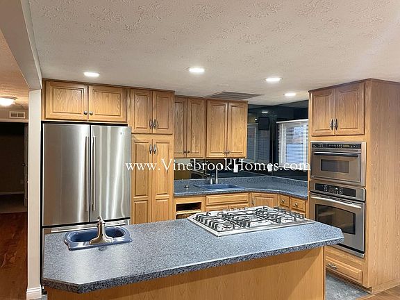 4th image of 2685 Bushwick Dr