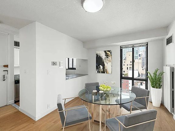 2nd image of 360 E 57th St APT 11A