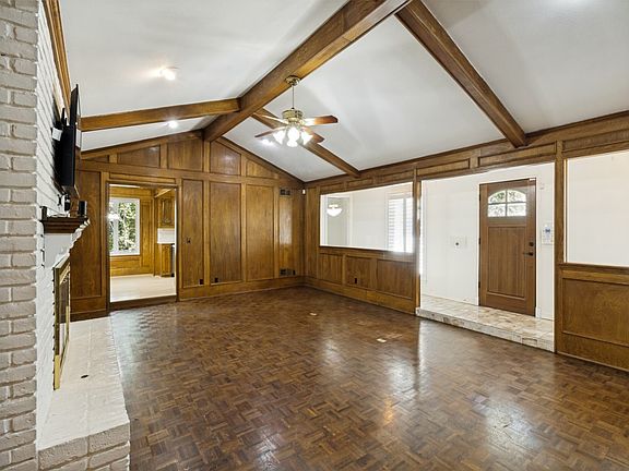 4th image of 9240 Locarno Dr