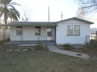 806 N 1st St, Carrizo Springs, TX 78834