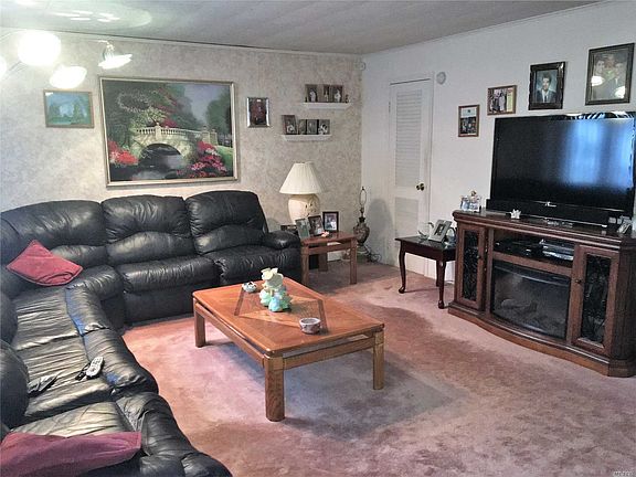 2nd image of 2565 Sycamore Ave