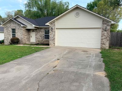 2 Shamsie Dr, Ward, AR, 72176