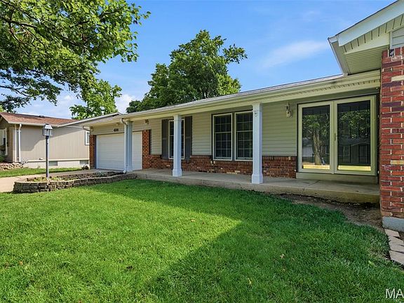 4th image of 414 Marie Ln