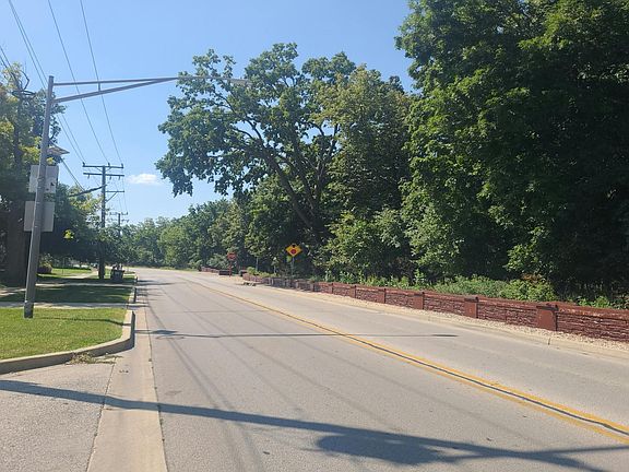 4th image of 1811 N Thatcher Ave