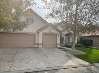 4593 W Laurendale Dr, Fresno, CA 93722