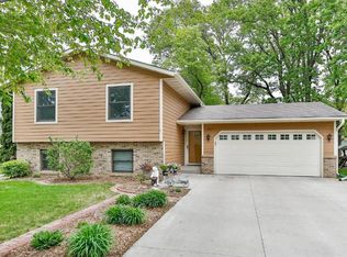 5298 Carolyn Ln, White Bear Township, MN 55110