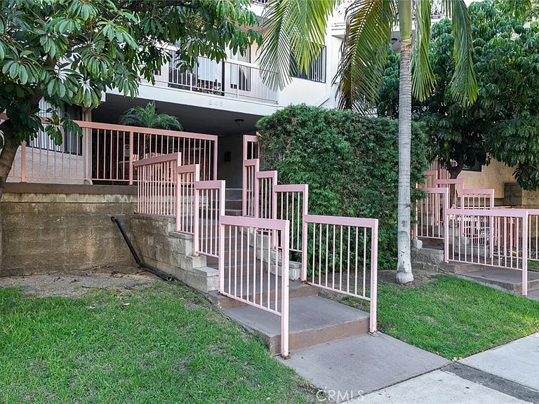 345 N Jackson St #205 — Photo 2