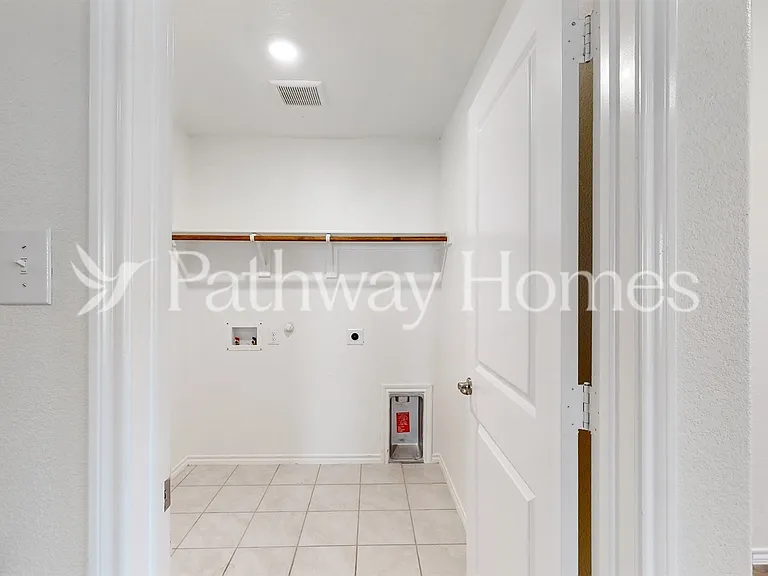 957 English Dr — Photo 17