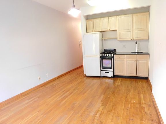 5th image of 455 W 46th St APT 3a
