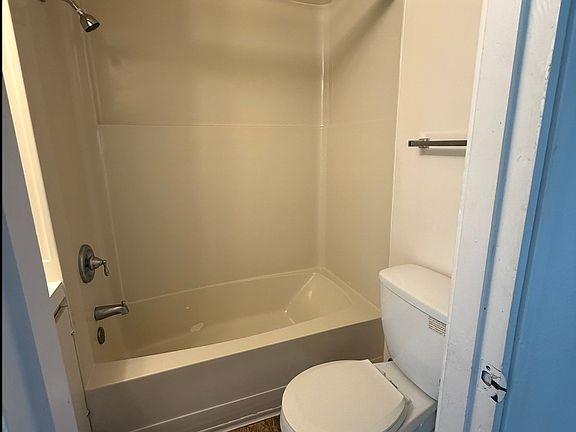 4th image of 2930 Marion Way
