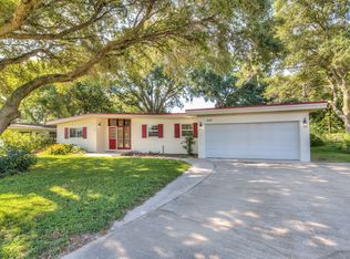 415 1st St, Tavares, FL 32778