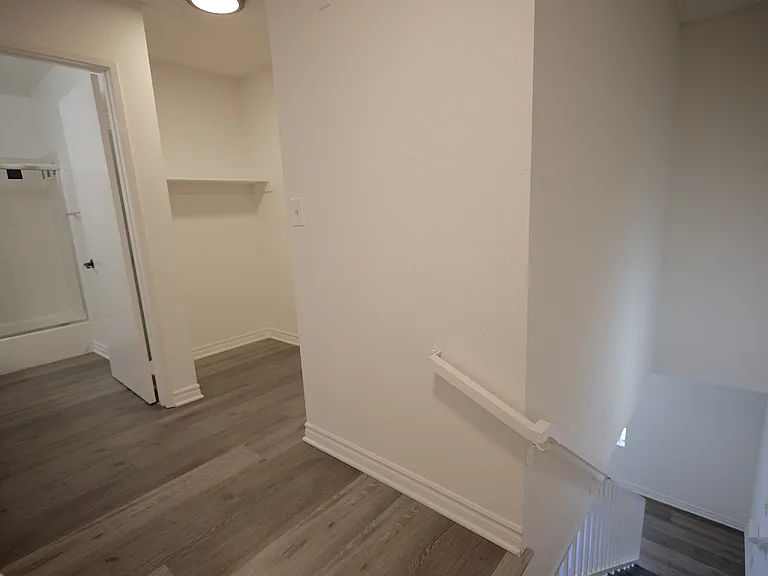 909 Irolo St — Photo 12