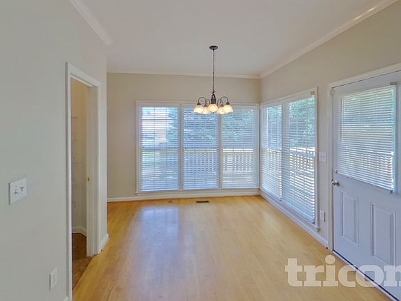 5th image of 1260 Castle Pointe Ln