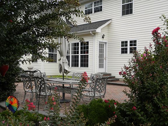4th image of 412 Hawks Nest Ct