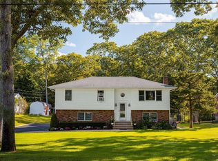 118 Saint Marys Dr, Riverhead, NY 11901