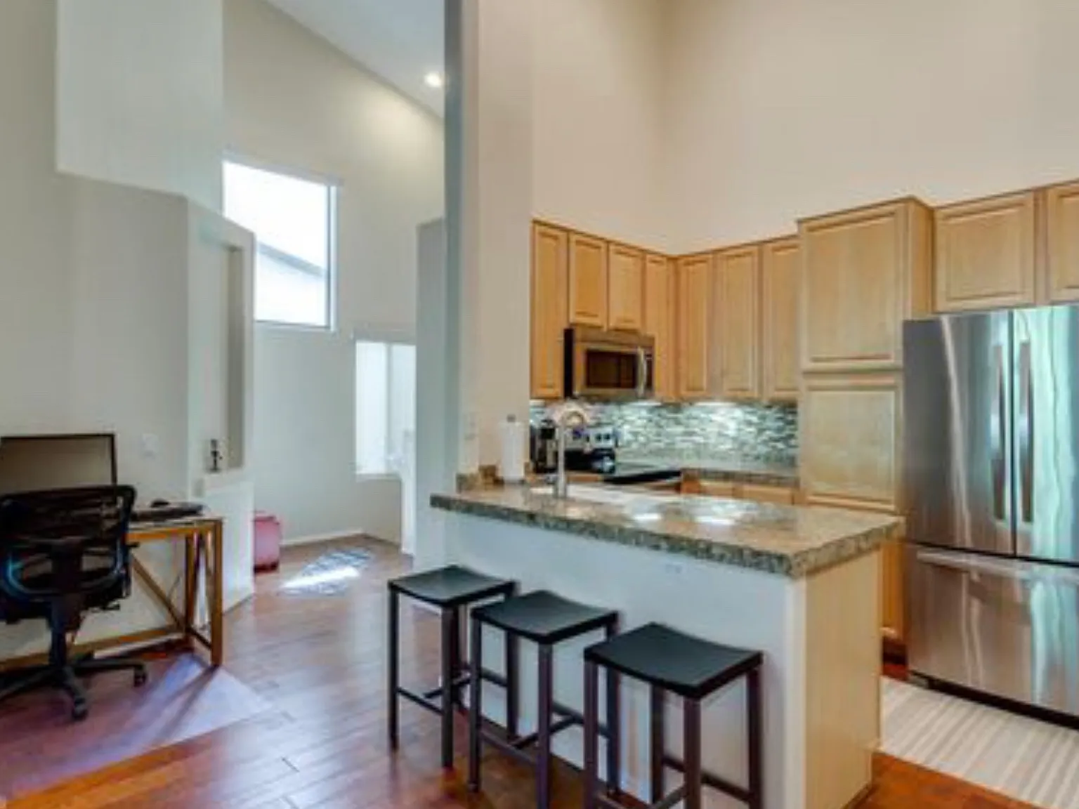 2 bed, 1397 sqft, $2,400 — Photo 2