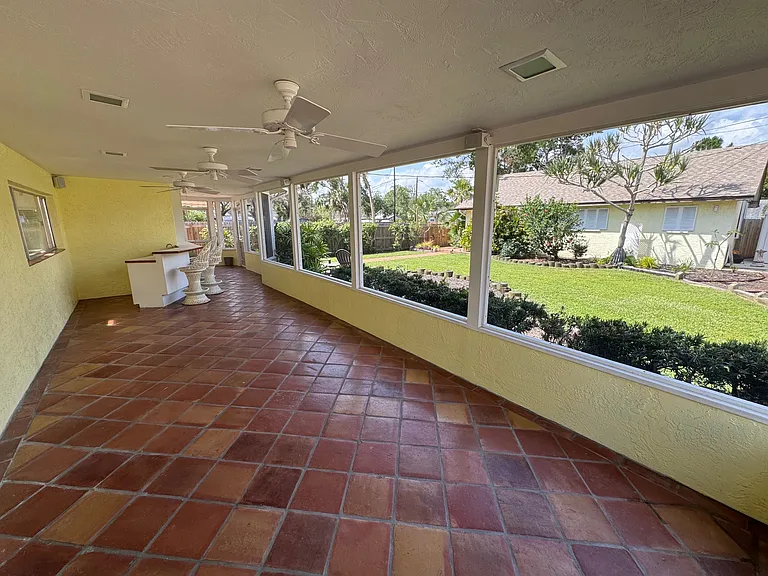 Grevilla Ave S — Photo 14
