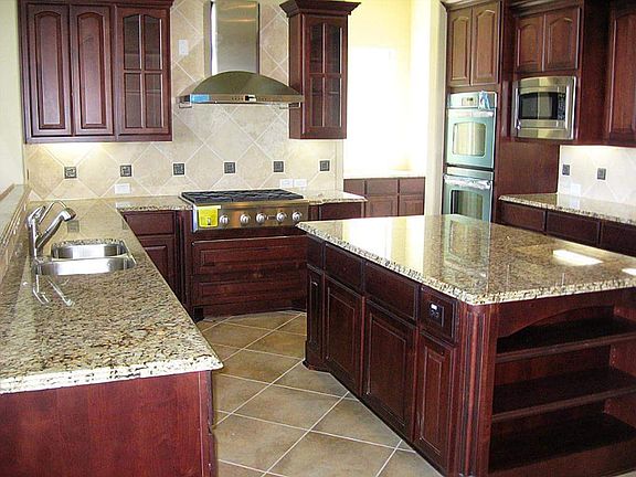 3rd image of 4611 Miramar Dr