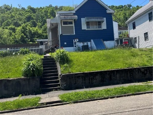 1023 Howard St, Bridgeport, OH 43912