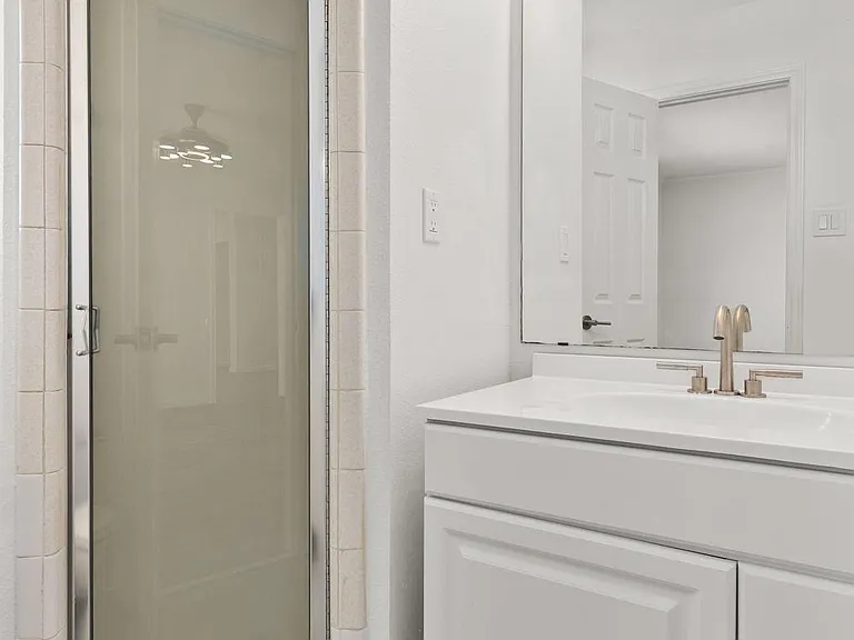 1907 Moonlight Dr — Photo 14