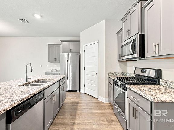 5th image of 431 Gemini St