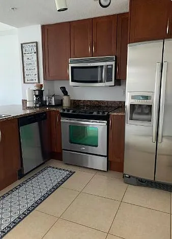 1 bed, 1.0 bath, 745 sqft, $2,400 — Photo 2