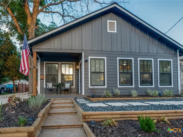 252 Napoleon St, New Braunfels, TX 78130