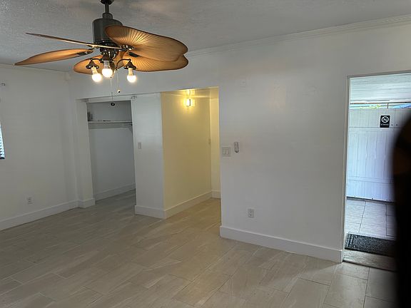 3rd image of 236 SW 14th St