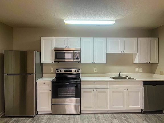 5th image of 3000 S Adams St #232