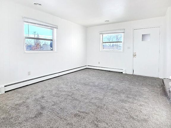 4th image of 702 8th Ave N #702