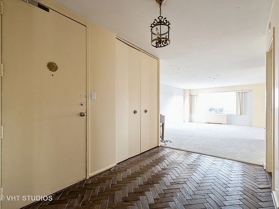 5th image of 6933 N Kedzie Ave APT 602