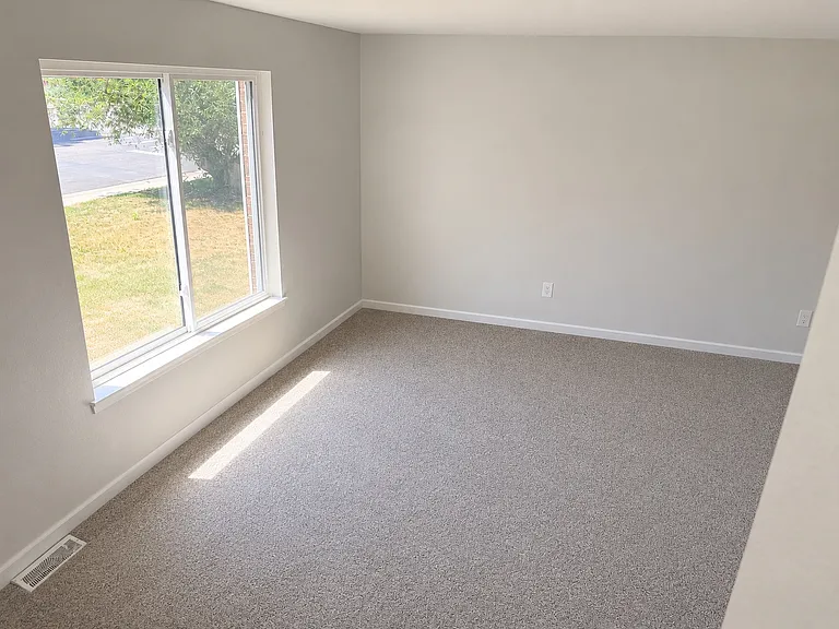 5902 S Ironton Ct — Photo 4
