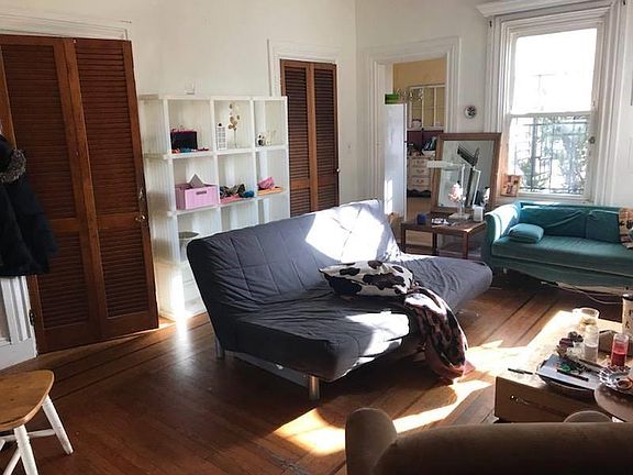 5th image of 35 Bowen St APT 1