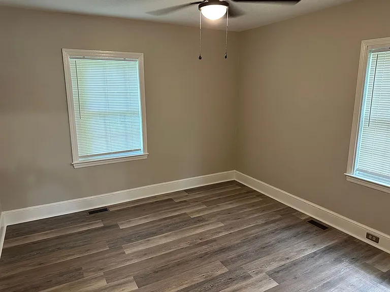 449 Stanley Ave — Photo 12