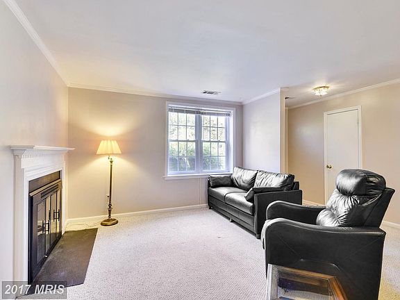 4th image of 130 Barnsfield Ct #214