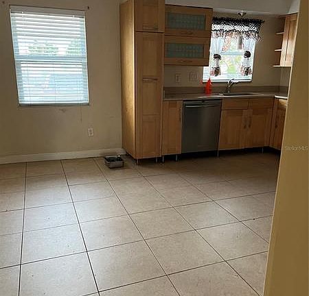 4th image of 7210 N Manhattan Ave APT 1311