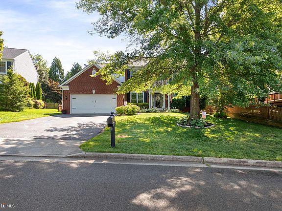 3rd image of 14933 Honey Locust Ct